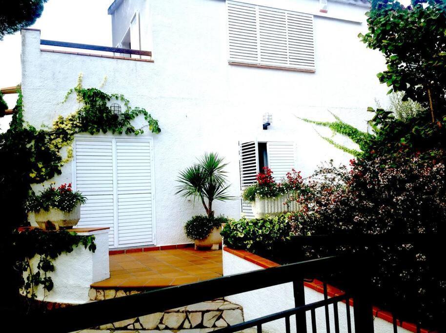 Villa Casa A L'Escala Amb Jardi I Piscina Privada. Exterior foto